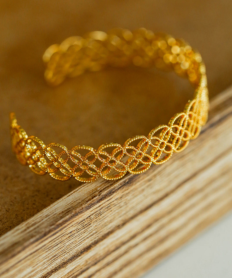 Lace Pattern Diamond Open Bangle