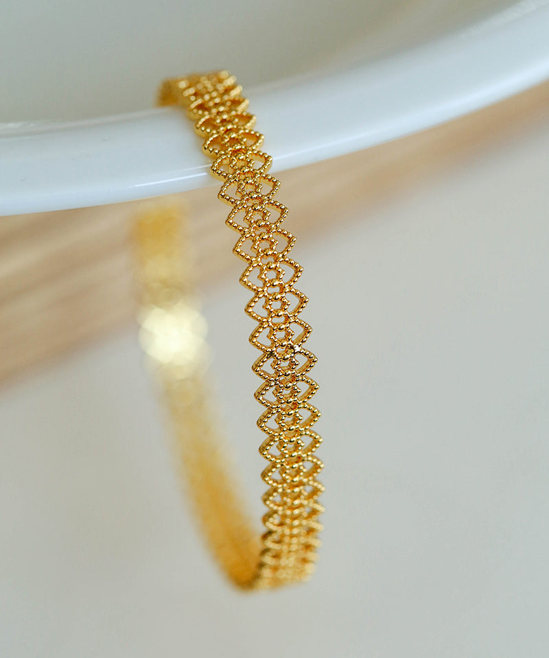 Lace Pattern Diamond Open Bangle