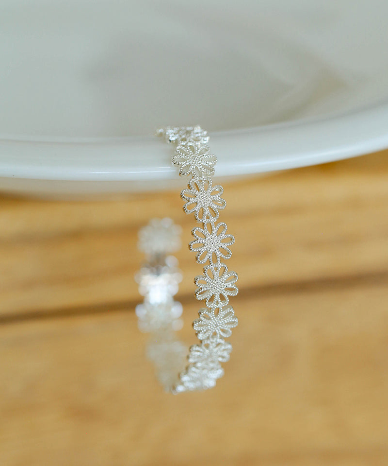 Lace Pattern Diamond Open Bangle