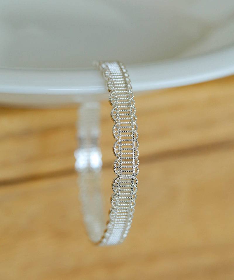 Lace Pattern Diamond Open Bangle