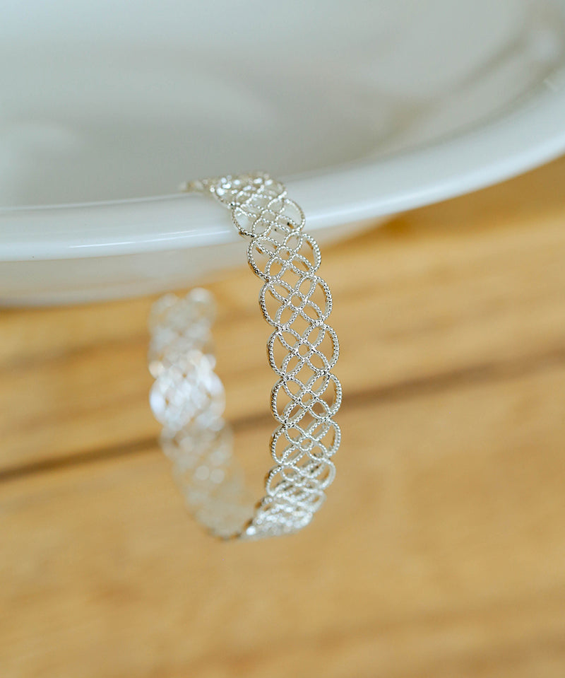 Lace Pattern Diamond Open Bangle