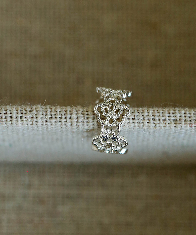 Lace Pattern Diamond Ear Cuff