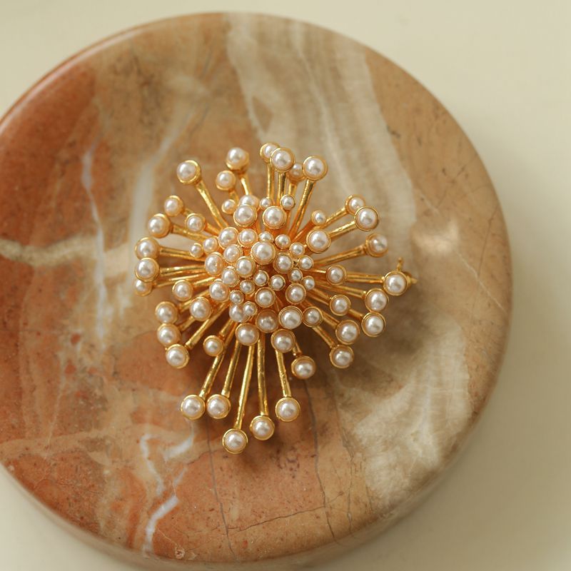 Retro Fashion Pearl Fireworks Brooches