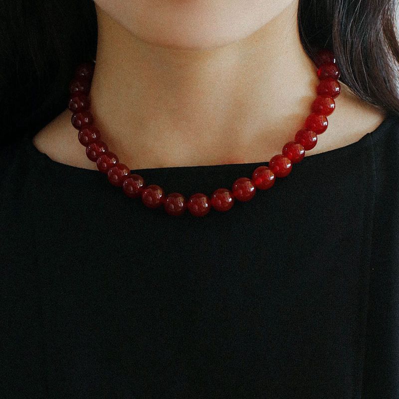 Collana vintage con perline rotonde da 12 mm in onice rosso