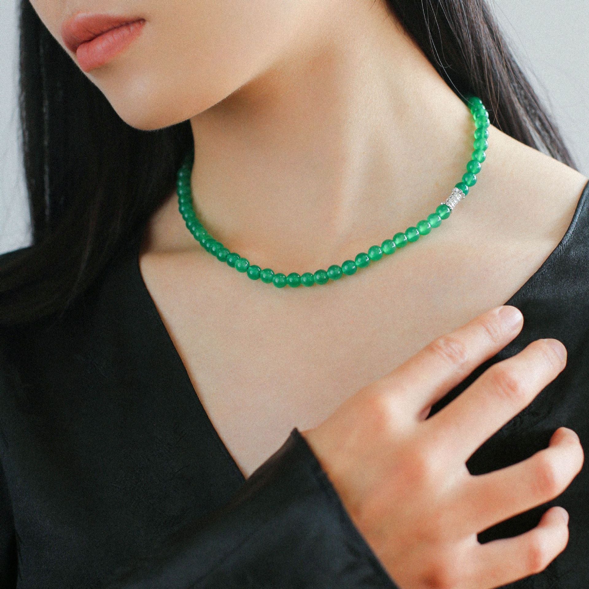 Collana elastica con perle di Zirconi e Onice Verde