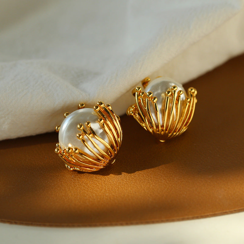 Stamen Baroque Pearls Earrings