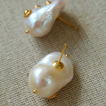 Artisanal Baroque Pearls Earrings - Gold - floysun