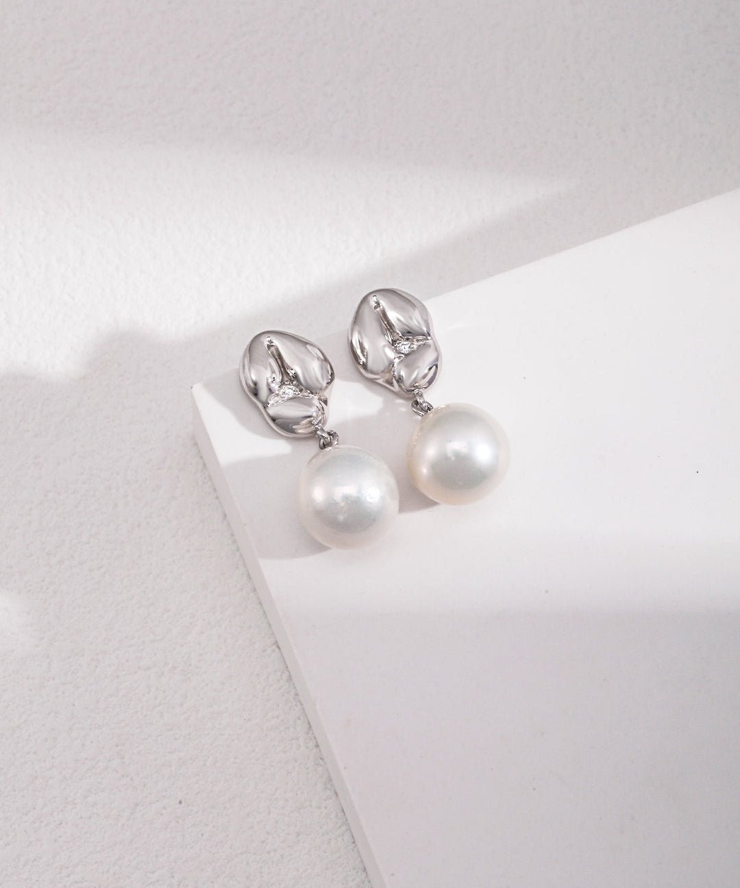 Asymmetrical Textured Pearl Earrings with Zircon Accents - floysun