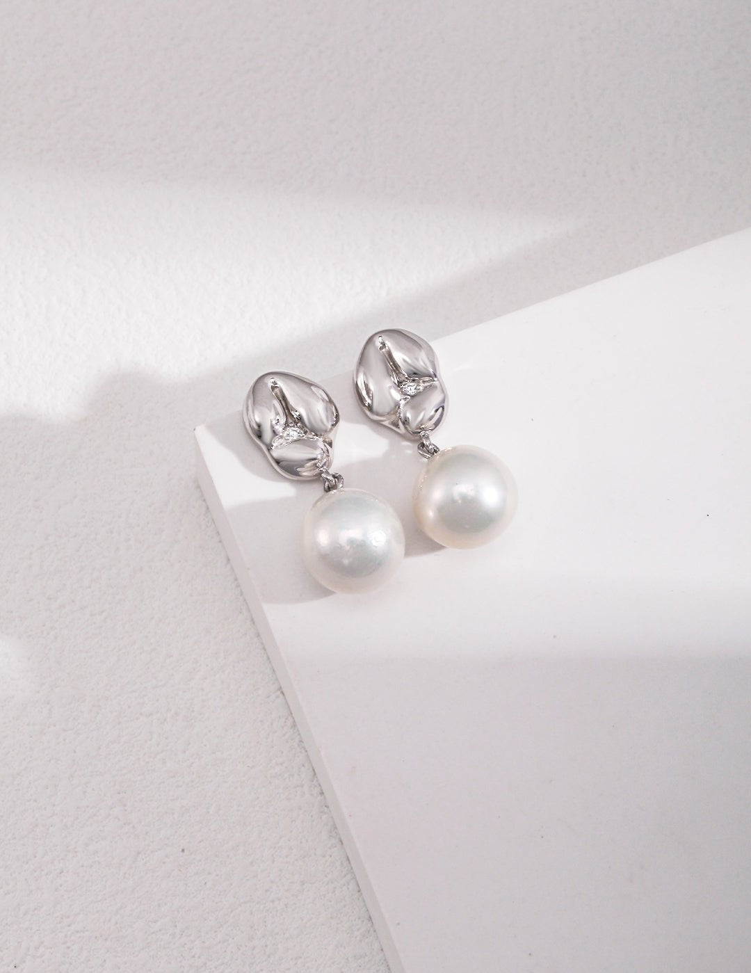 Asymmetrical Textured Pearl Earrings with Zircon Accents - floysun