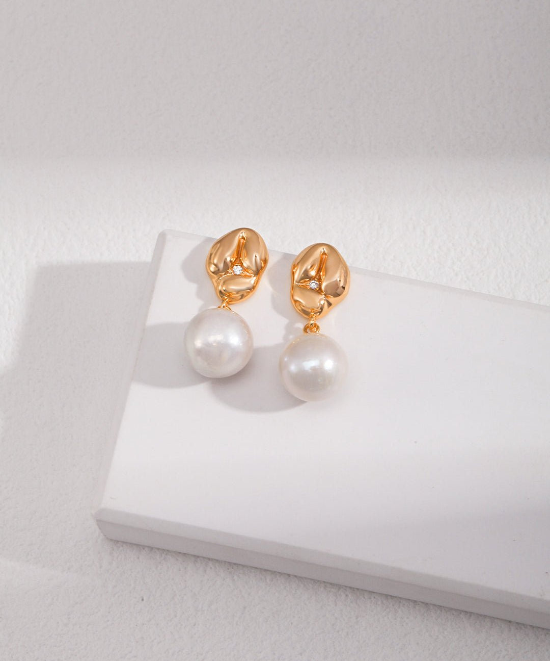 Asymmetrical Textured Pearl Earrings with Zircon Accents - floysun