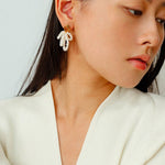 Bow Dance Metal Lava Petite Bow Pearl Earrings - floysun