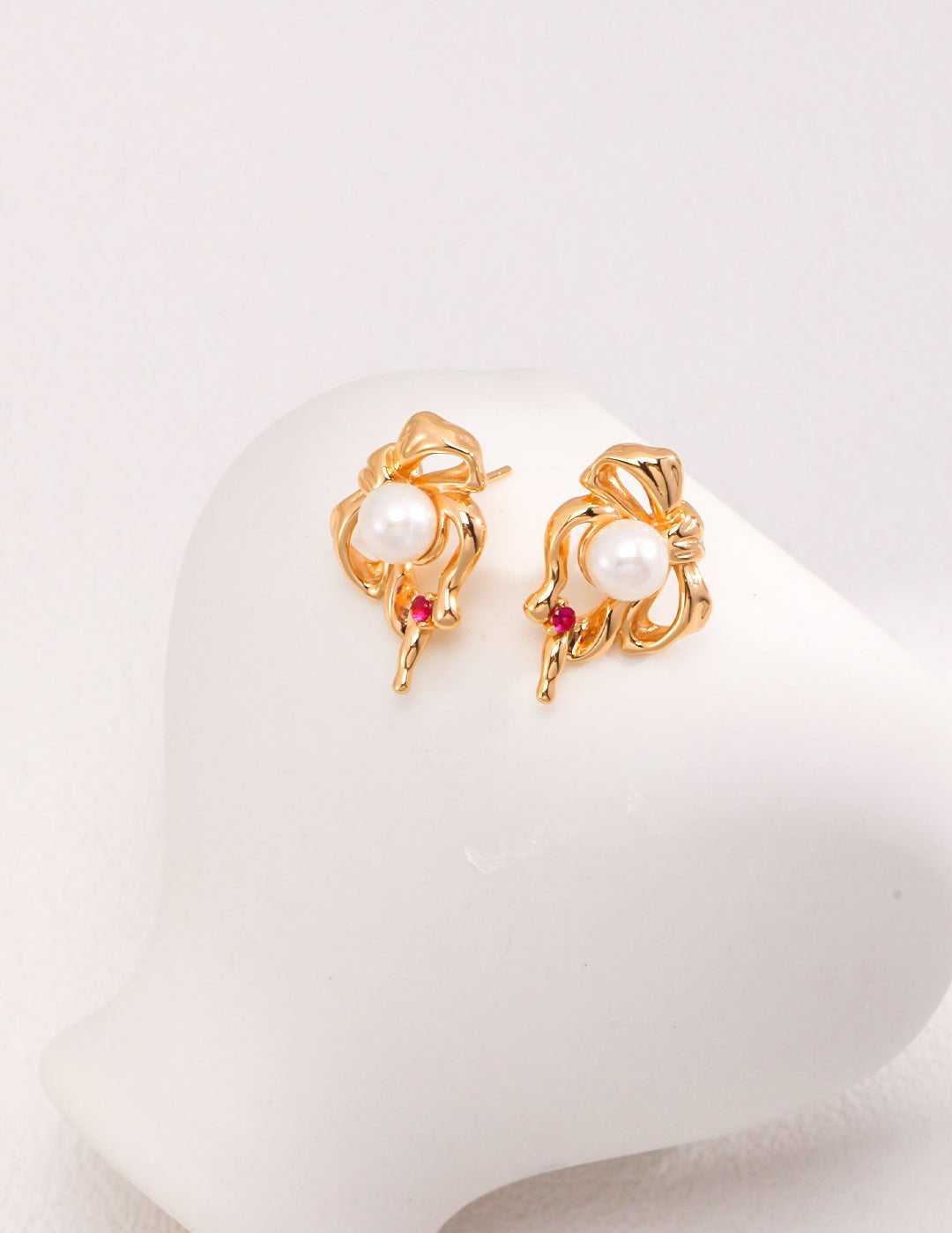 Bow Pearl Red Zirconia Earring - floysun