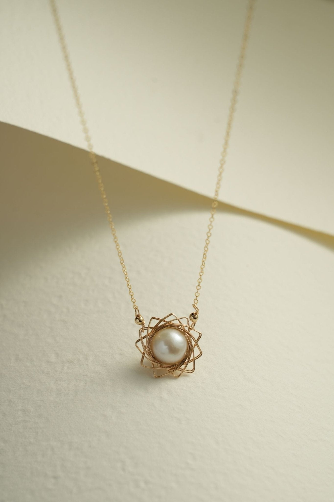 Classic Filigree Series Starburst Pearl Pendant Necklace - floysun