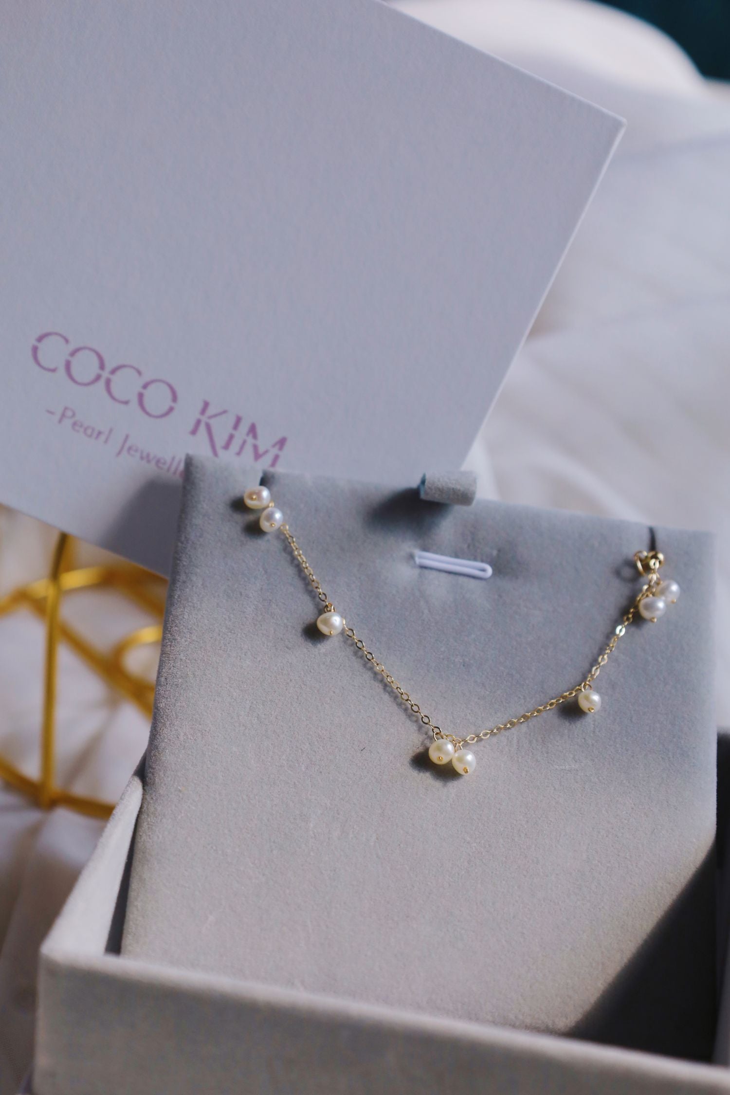 COCOKIM Embellished Series Classic Three Pearls Bracelet - floysun