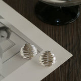 Curved Earrings with Simple Stripes Design - floysun