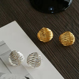 Curved Earrings with Simple Stripes Design - floysun