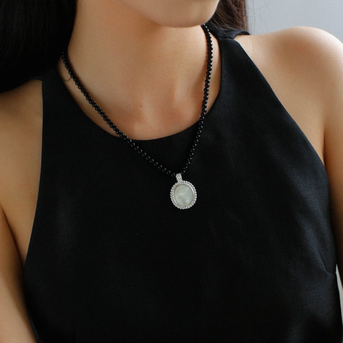 Dark Night Black Onyx Mirror White Mother of Pearl Pendant Beaded Necklace - floysun