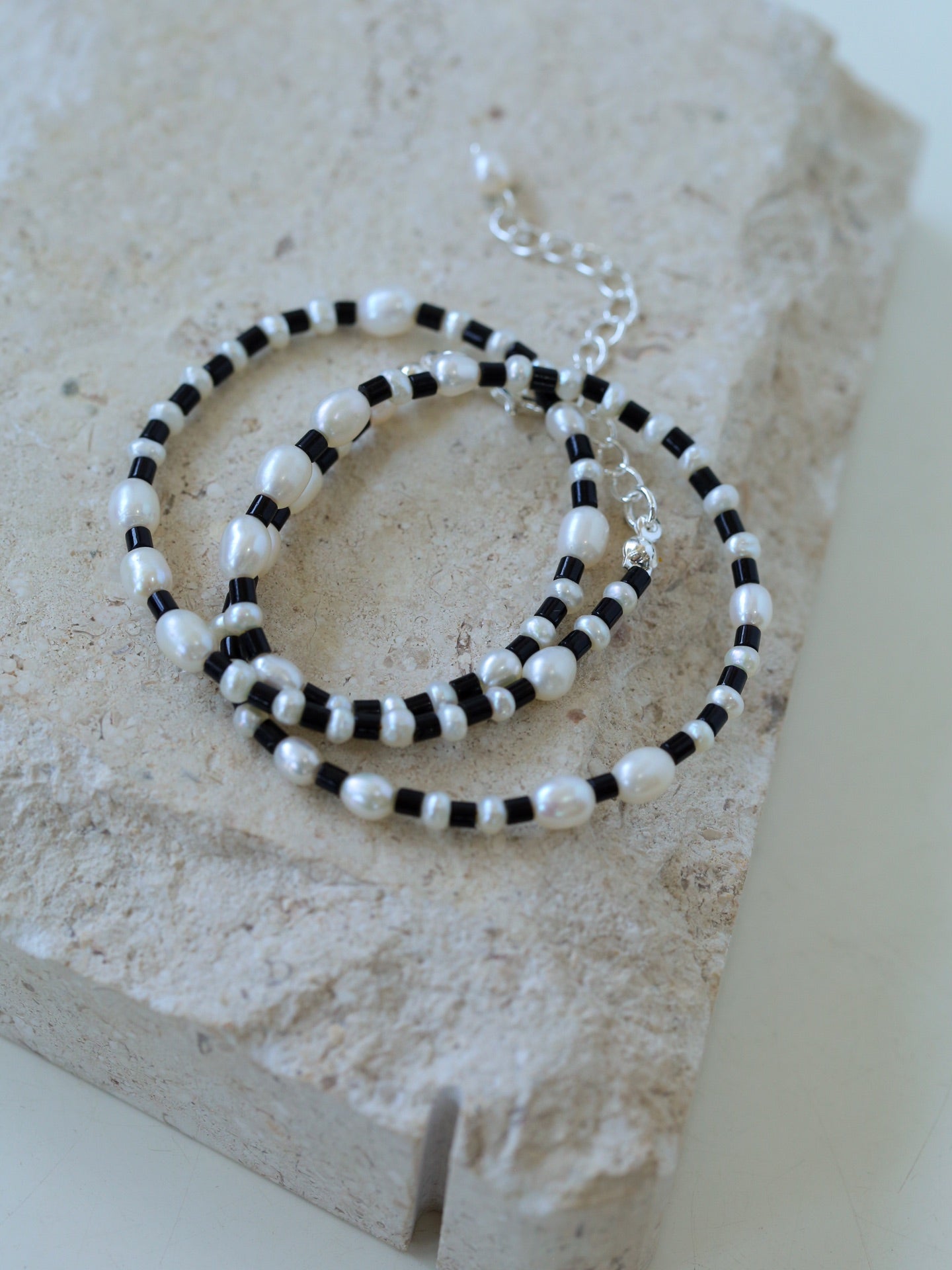 Dark Tide Black and White Pearl Necklace - floysun