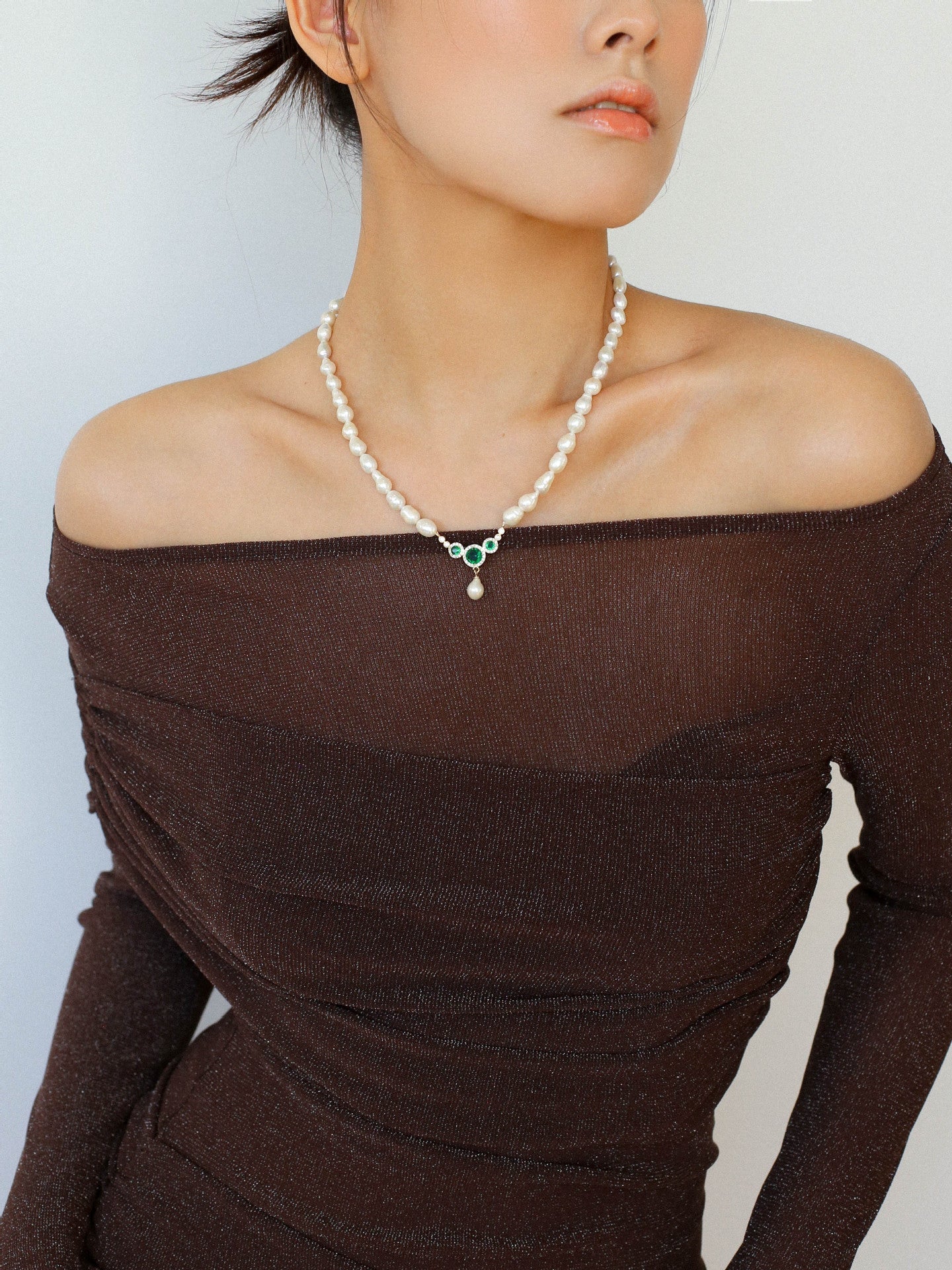 Drop Baroque Pearl Emerald Pendant Necklace - floysun