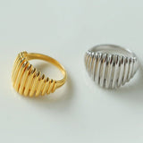 Elegant Vertical Stripe Ring - floysun