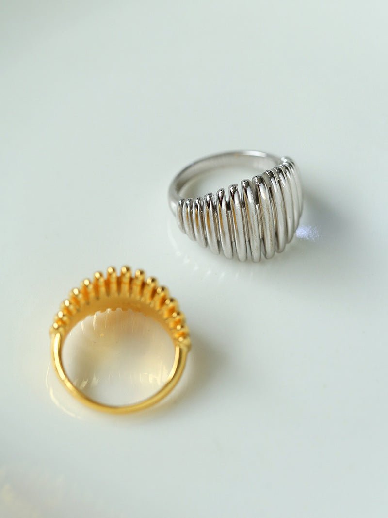 Elegant Vertical Stripe Ring - floysun