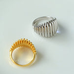 Elegant Vertical Stripe Ring - floysun