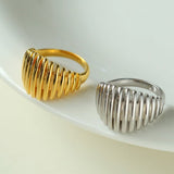 Elegant Vertical Stripe Ring - floysun