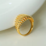 Elegant Vertical Stripe Ring - floysun