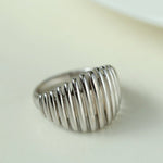 Elegant Vertical Stripe Ring - floysun