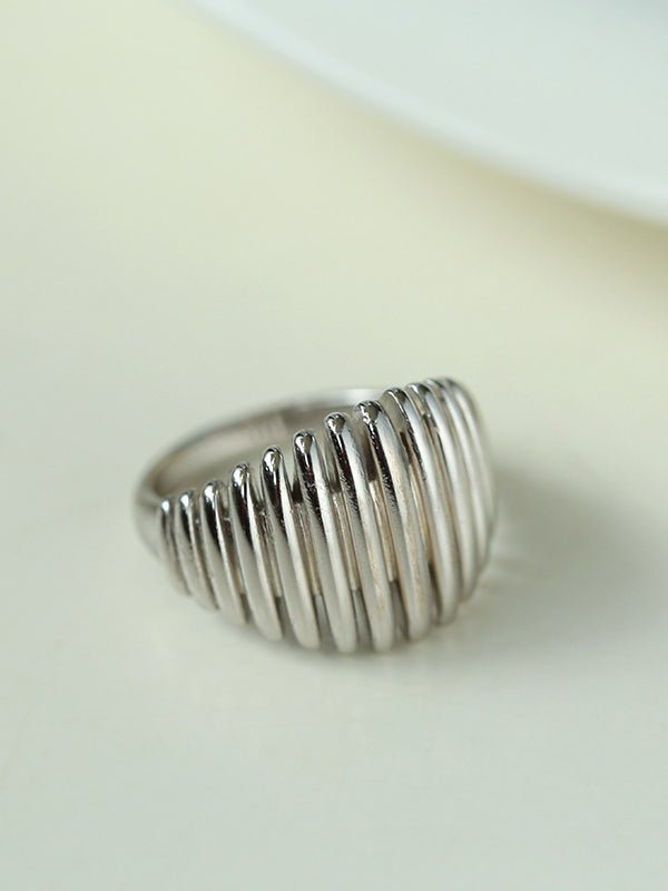 Elegant Vertical Stripe Ring - floysun