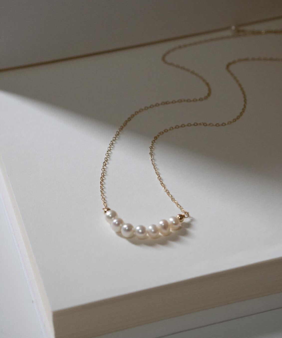 Embellished Series Golden Pearl Smile Necklace - floysun