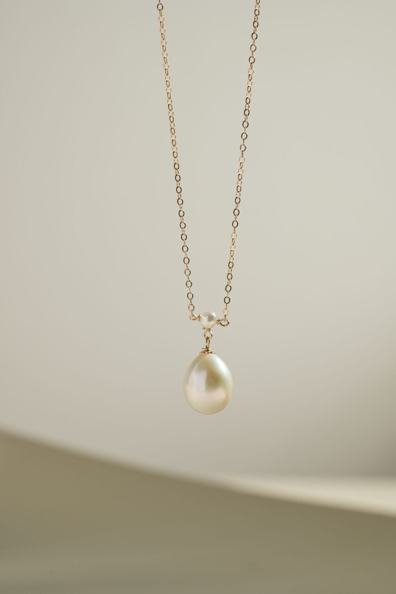 Embellished Series Plump Droplet Pearl Pendant Necklace - floysun