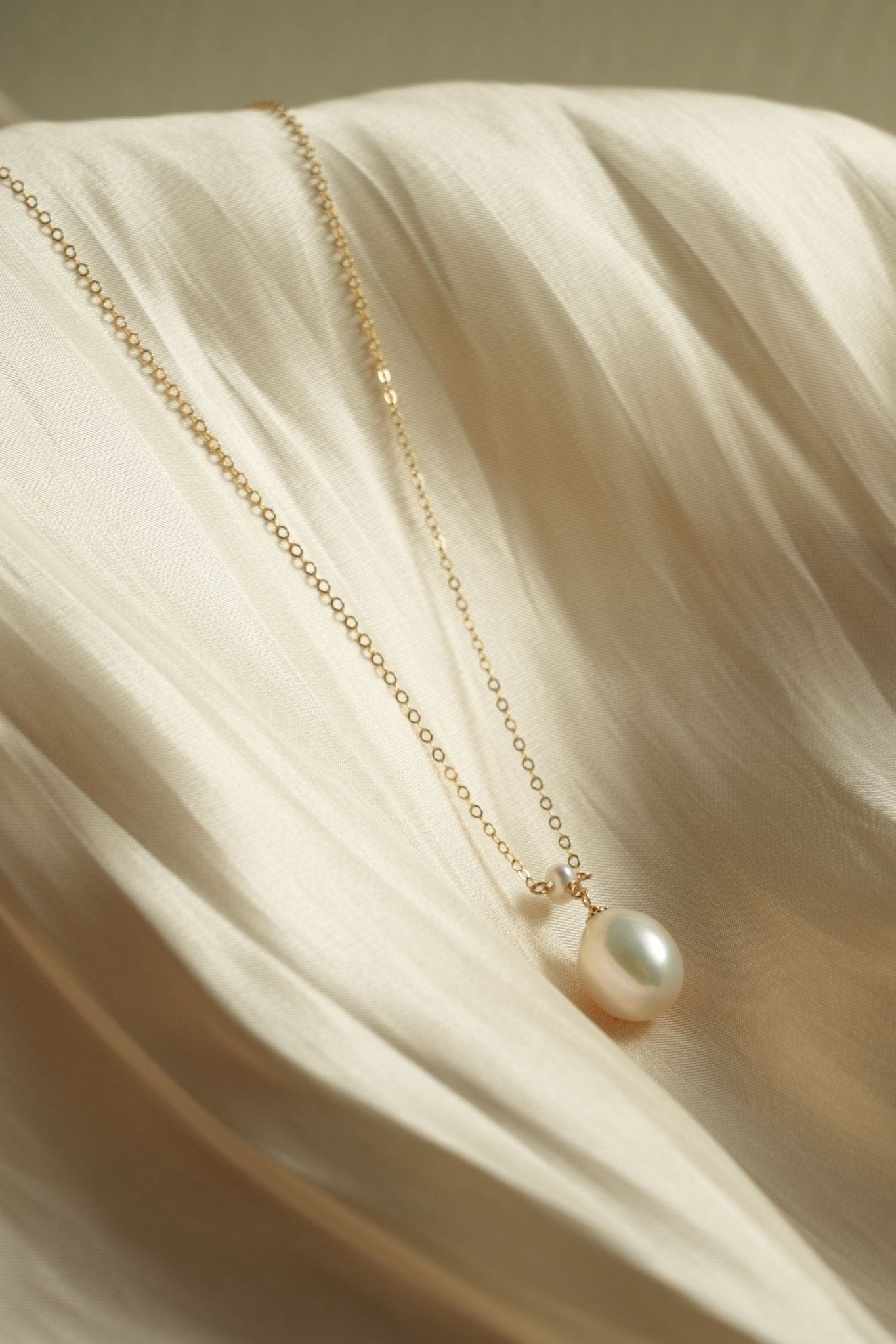 Embellished Series Plump Droplet Pearl Pendant Necklace - floysun