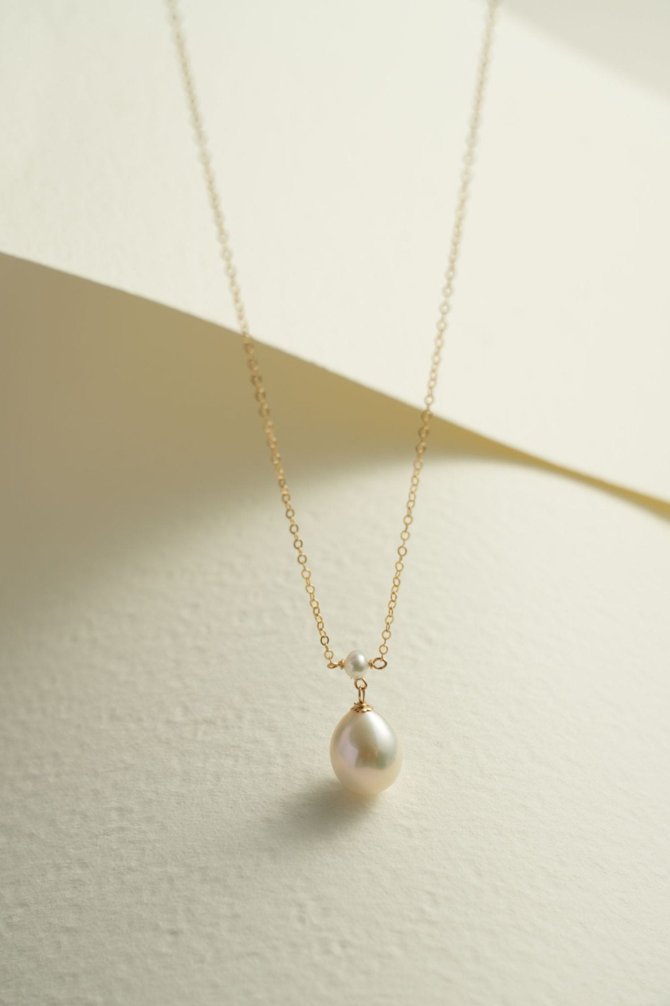 Embellished Series Plump Droplet Pearl Pendant Necklace - floysun