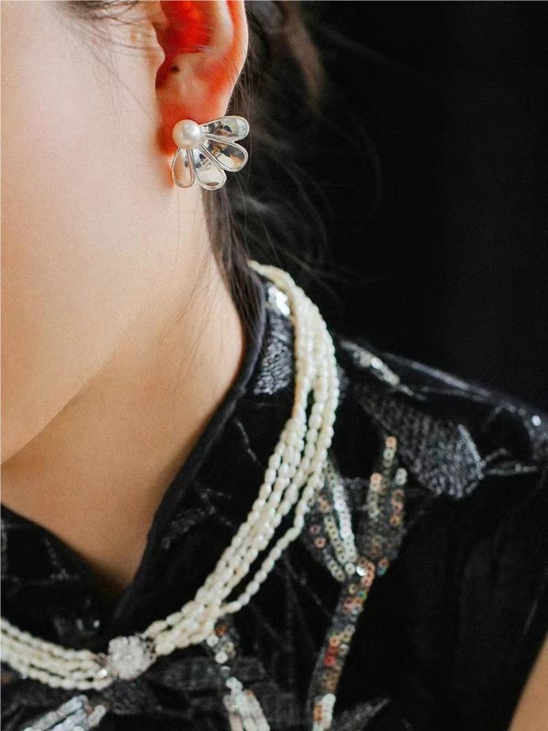 Ethnic Style Single Soma Flower Pearl Earrings - floysun