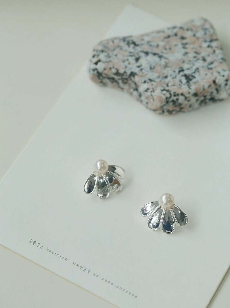 Ethnic Style Single Soma Flower Pearl Earrings - floysun