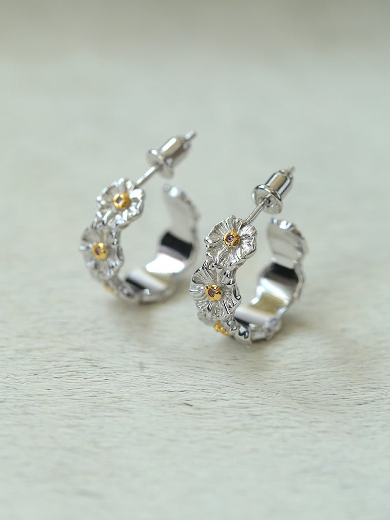 Exquisite Daisy Flower Hug Huggie Earrings - floysun