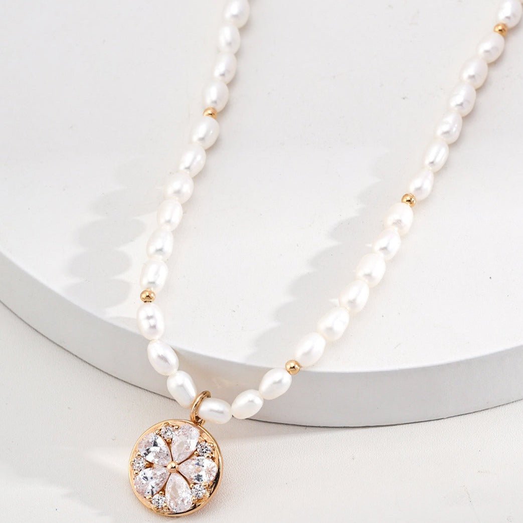 Exquisite Floral Pendant Pearl Necklace - floysun
