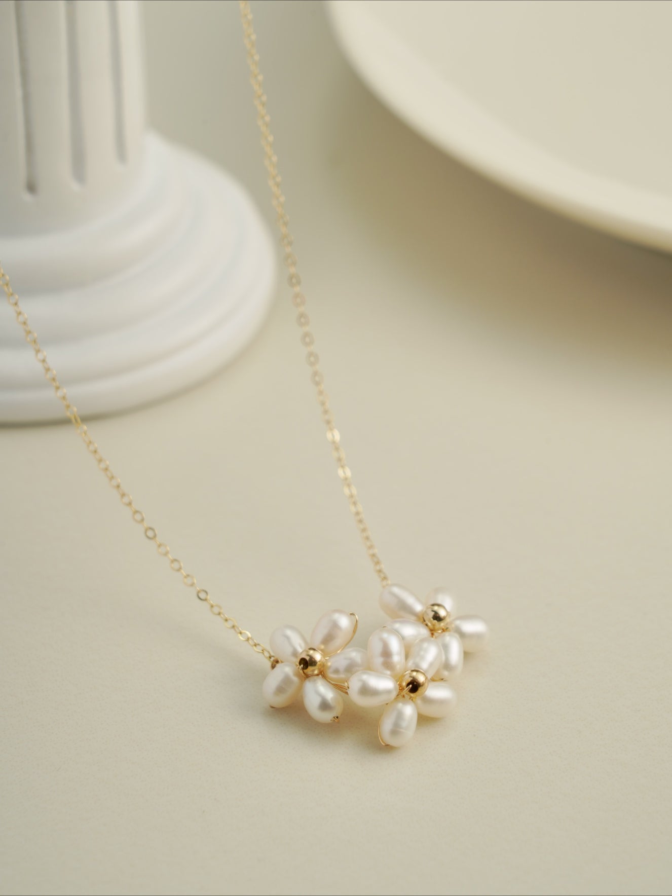 Falling Petals Series Narcissus Pearl Necklace - floysun