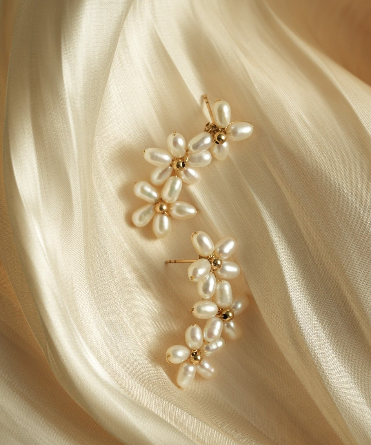 Falling Petals Series Narcissus Pearl Stud Earrings - floysun