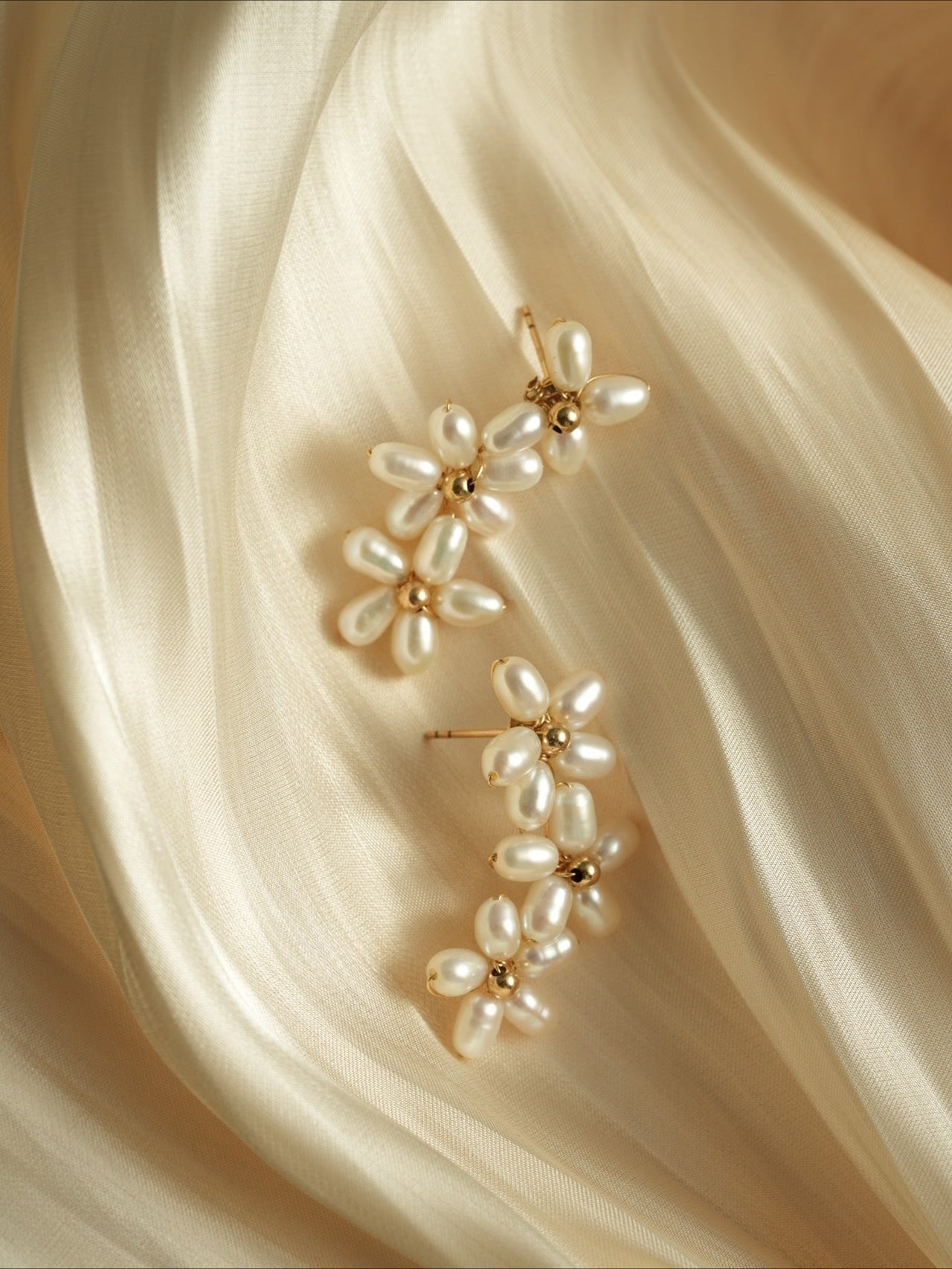 Falling Petals Series Narcissus Pearl Stud Earrings - floysun