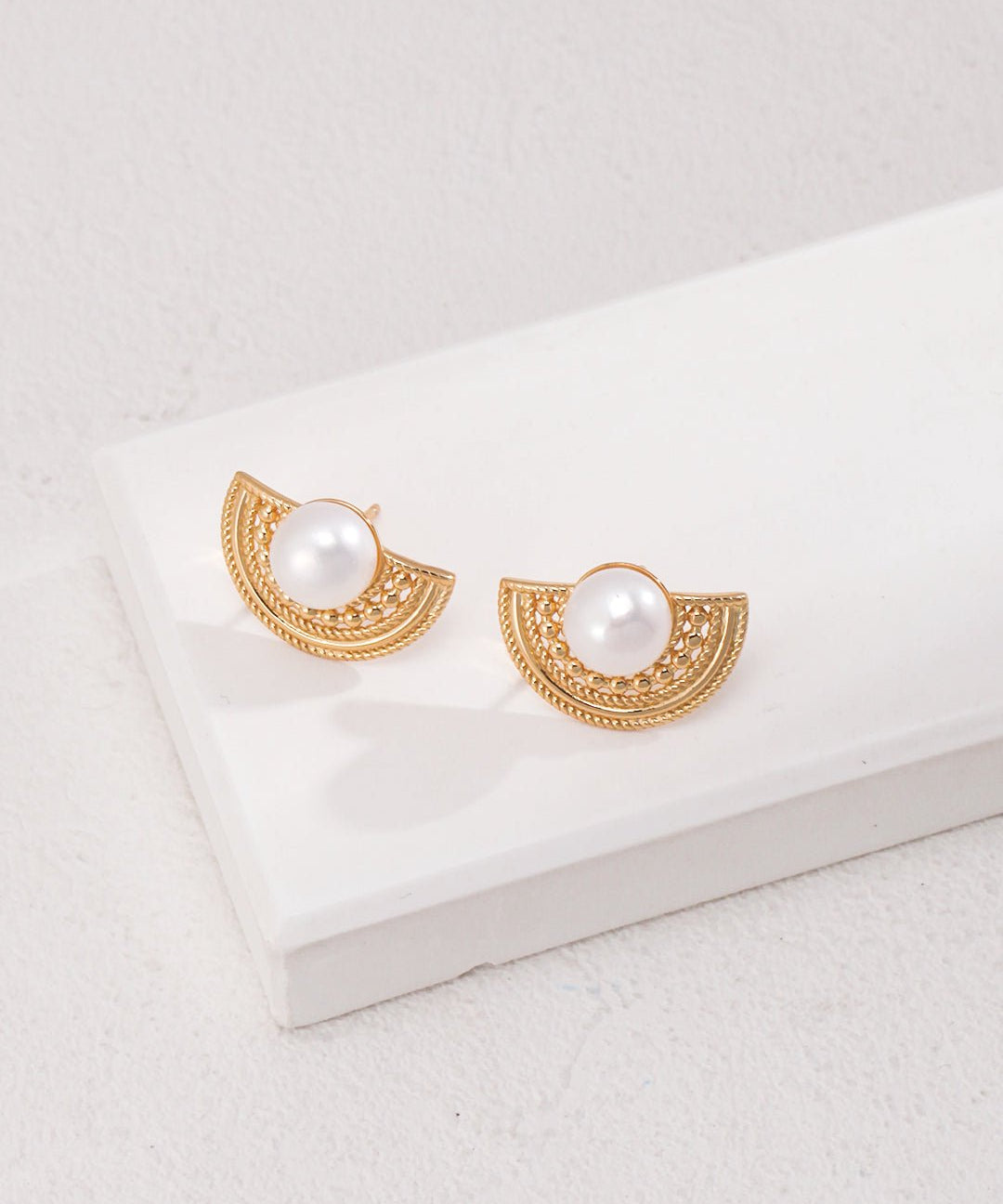 Fan-Shaped Pearl Stud Earrings - floysun