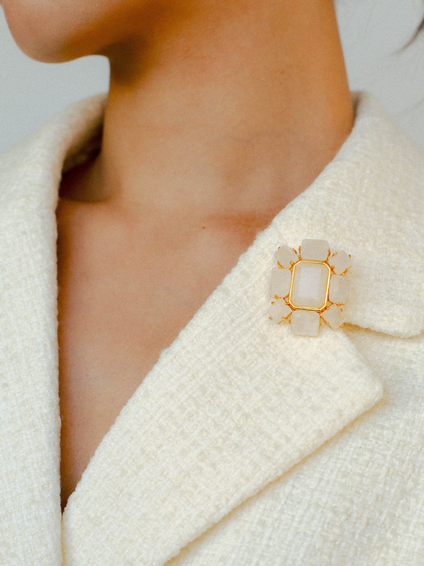 Fashion Rock Sugar White Crystal Brooch - floysun