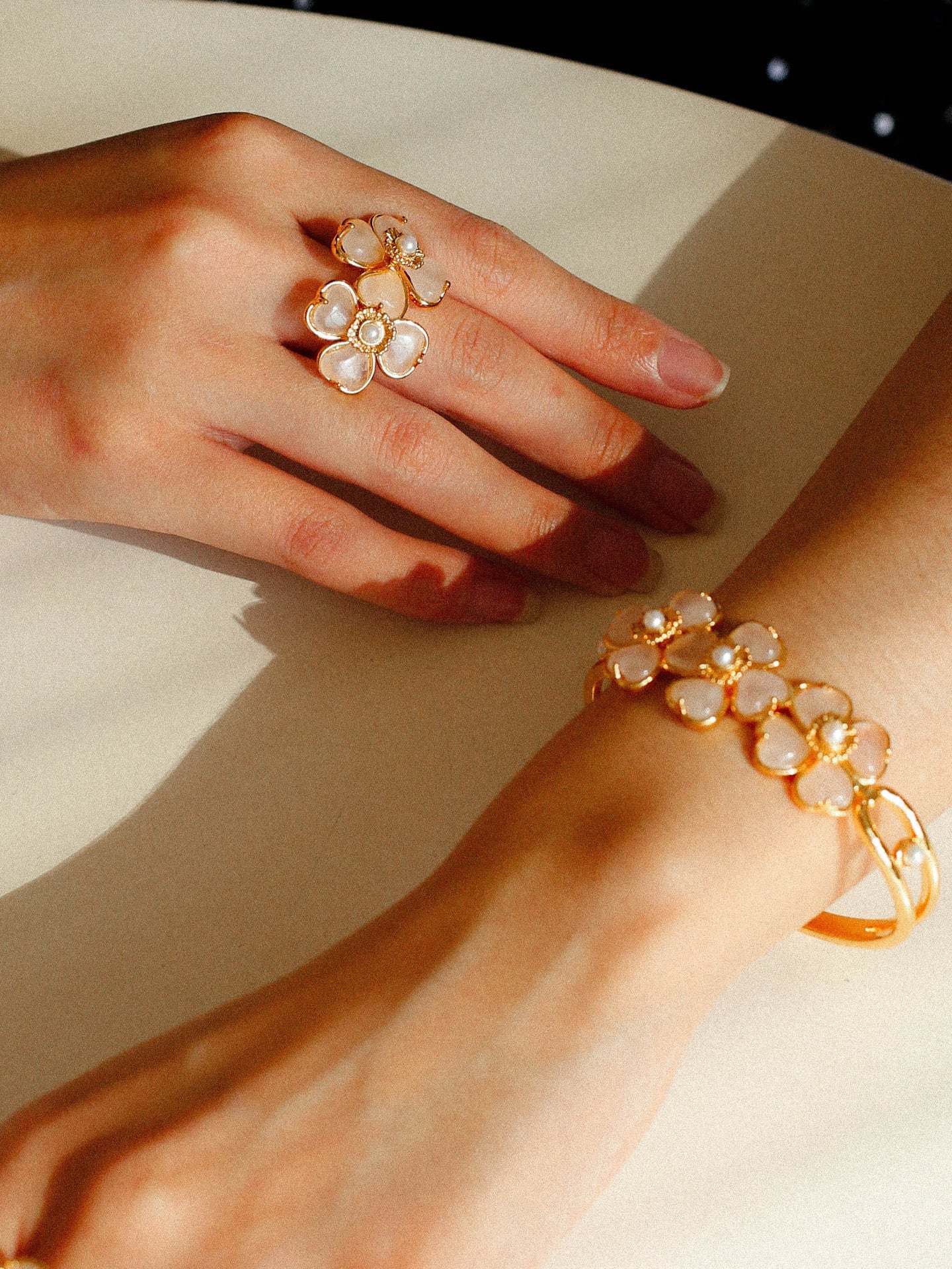 Four - leaf Clover Bangle Bracelets With Black Agate White Crystal Rose Quartz - floysun