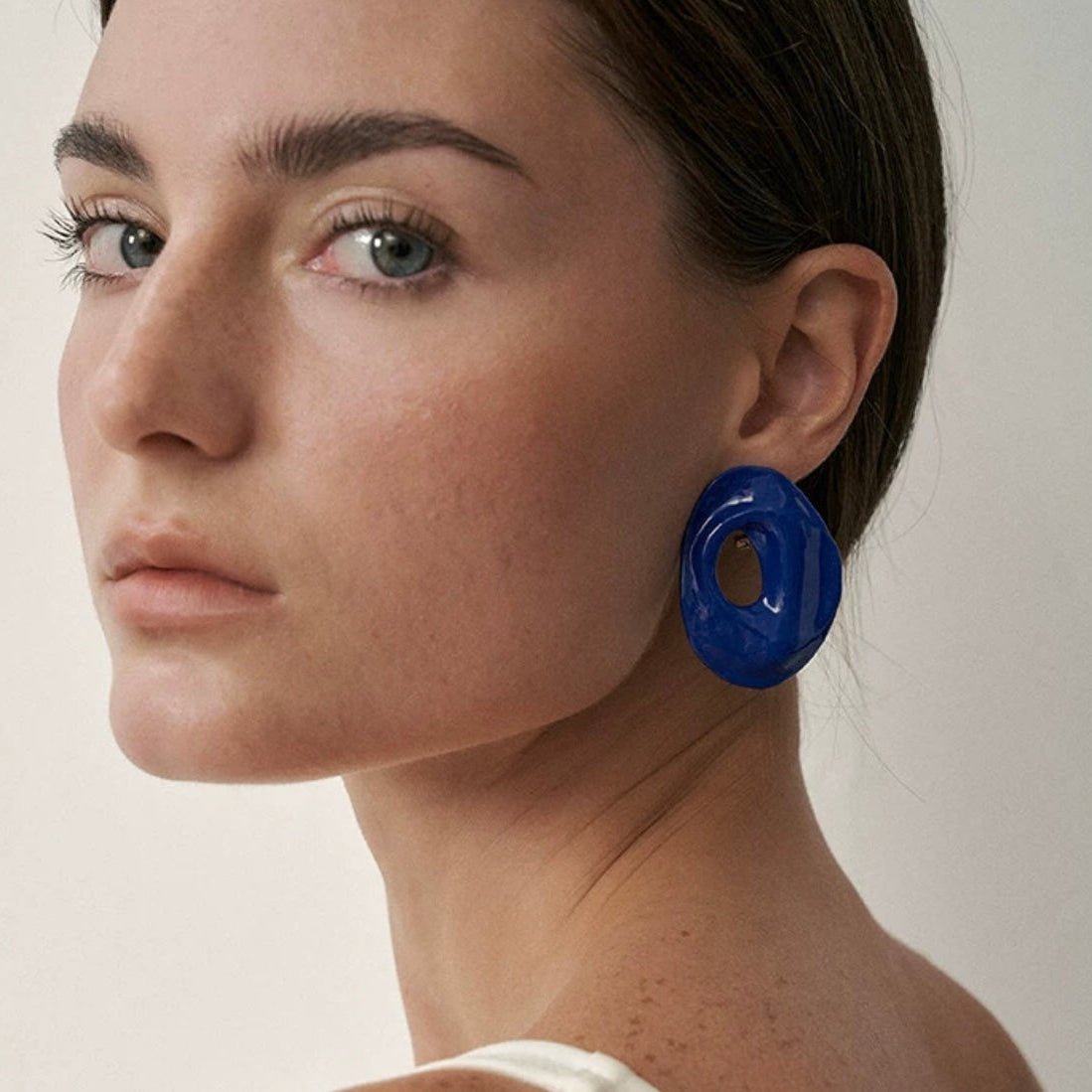 Irregular Geometric Oval Hollow Blue Enamel Earrings - floysun