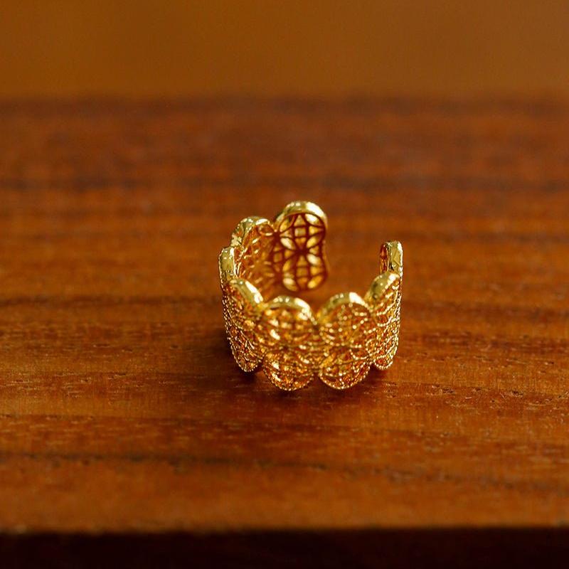 Lace Pattern Diamond Ear Cuff