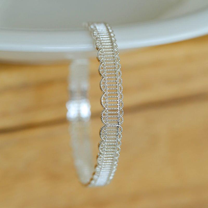 Lace Pattern Diamond Open Bangle - floysun