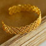 Lace Pattern Diamond Open Bangle - floysun