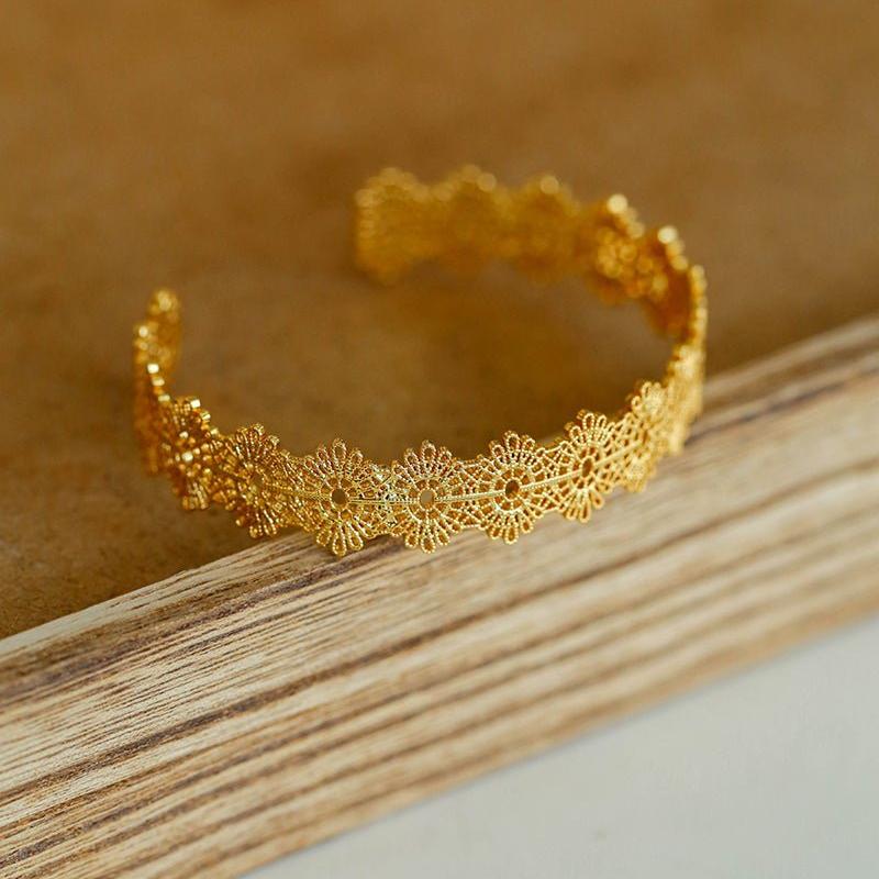 Lace Pattern Diamond Open Bangle - floysun