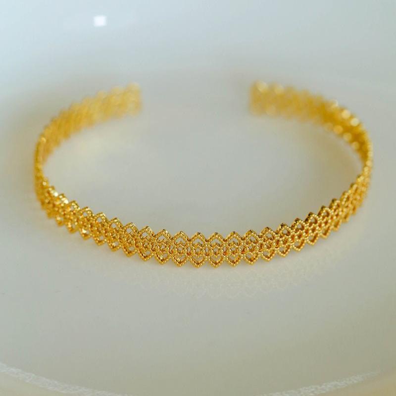 Lace Pattern Diamond Open Bangle - floysun